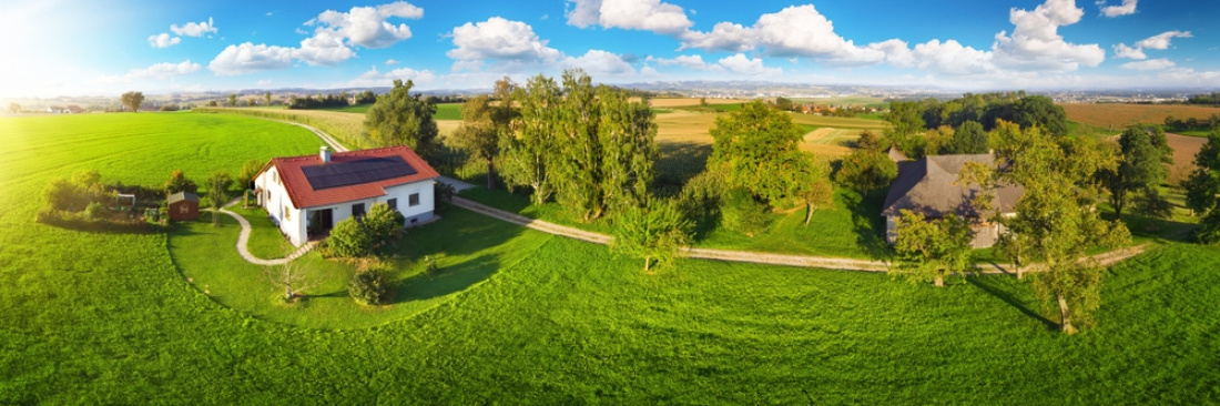 Une ferme très bien rénovée avec de grands espaces aux alentours