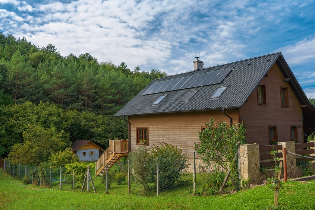 Maison en bordure d'une forêt