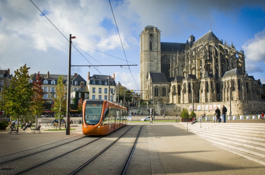 Vue sur la cathédrale Saint-Julien du Mans