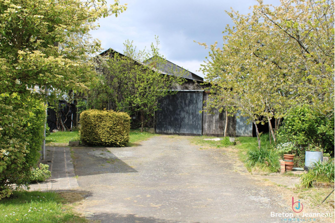 House in the countryside on 1 ha 06 in Vautorte