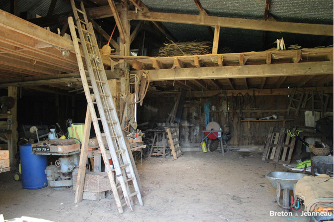 Maison en campagne sur 1 ha 06 à Vautorte