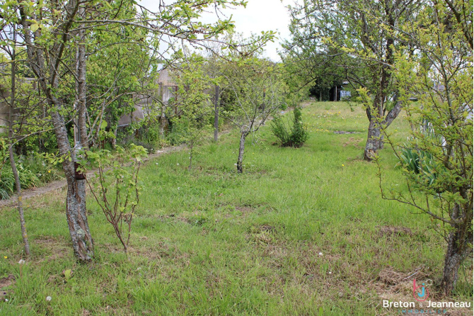 Maison en campagne sur 1 ha 06 à Vautorte