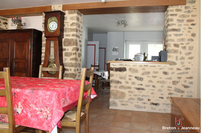 House in the center of Saint Denis de Gastines of 147 sqm