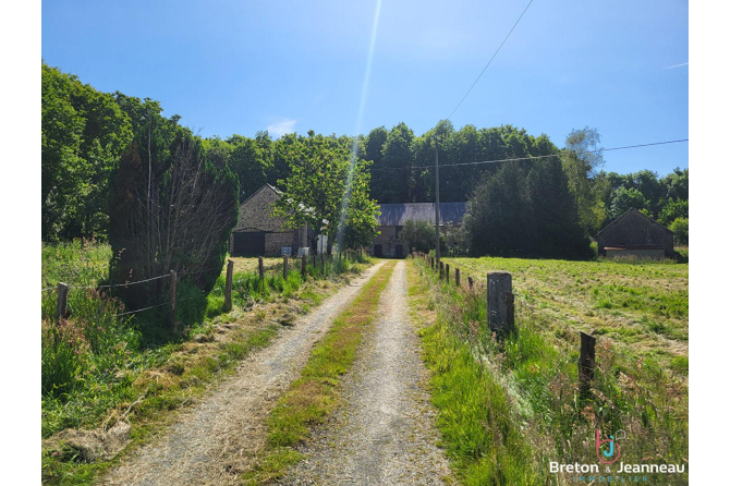 Fermette avec hectares secteur EVRON