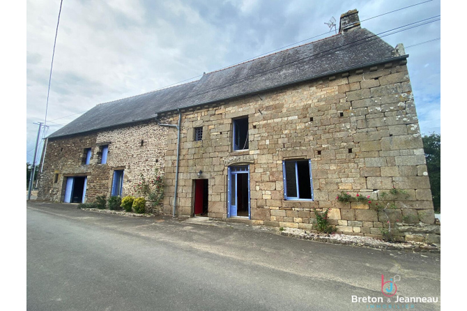 Maison en pierres du 16e siècle à Tremblay