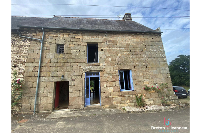 Maison en pierres du 16e siècle à Tremblay