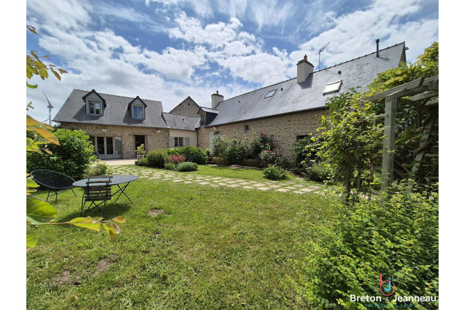 Superb House in Lassay les Châteaux