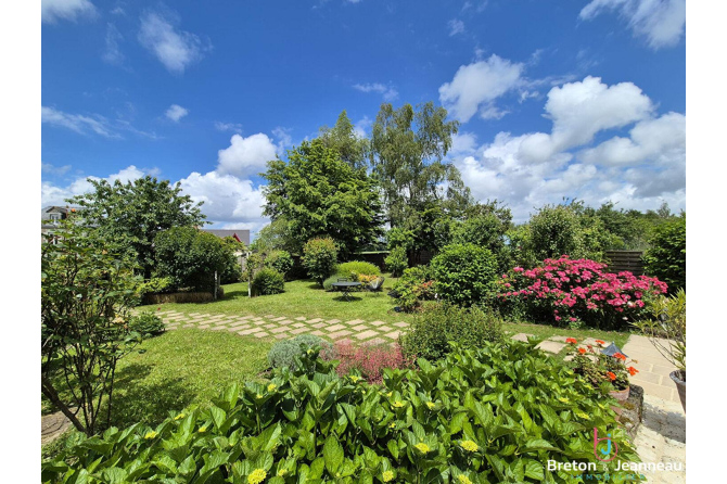 Superb House in Lassay les Châteaux