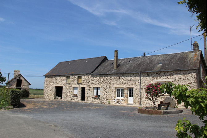 Farmhouse on 11ha 81 sector Javron les Chapelles