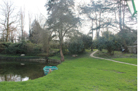 House with lake in Houssay