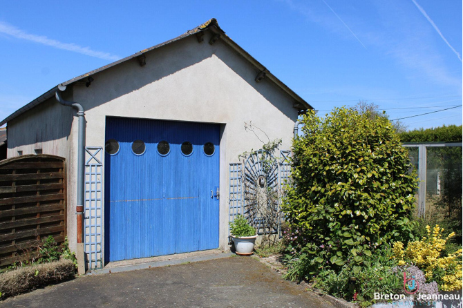 Pavillon à Saint Denis de Gastines