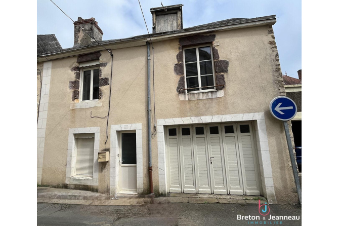 House with garage in Sillé le Guillaume