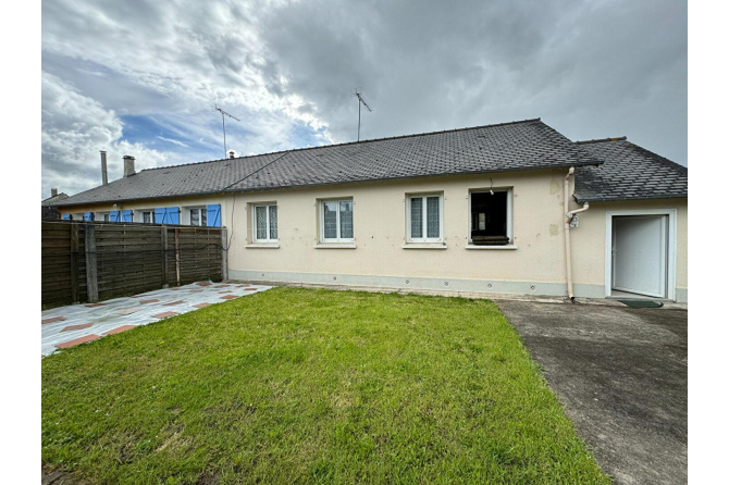 Single storey house in Saint Pierre la Cour