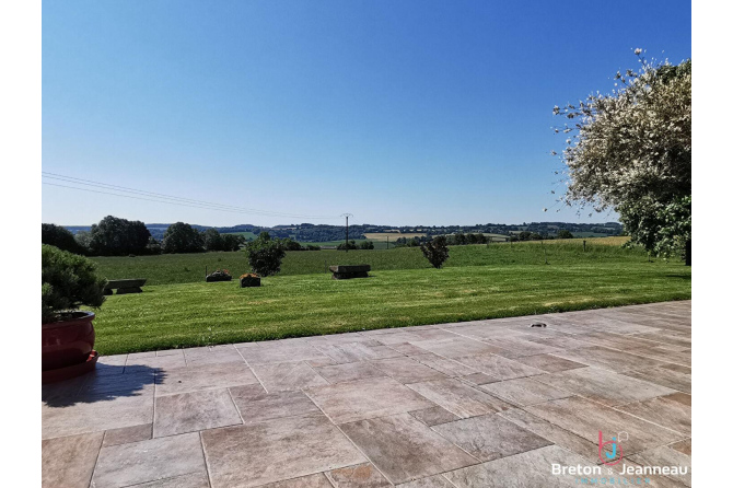 House on 4 ha of land with pond