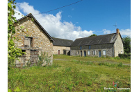 Ancien Corps de ferme sur 2 ha 42 à Villaines La Juhel