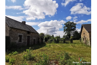 Ancien Corps de ferme sur 2 ha 42 à Villaines La Juhel