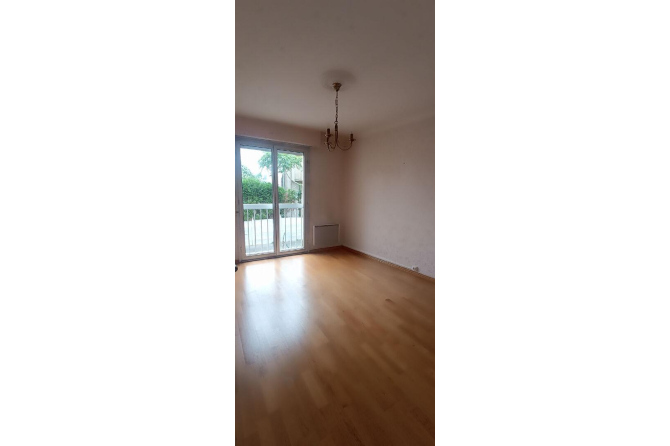 Appartement T3 rive gauche à Laval