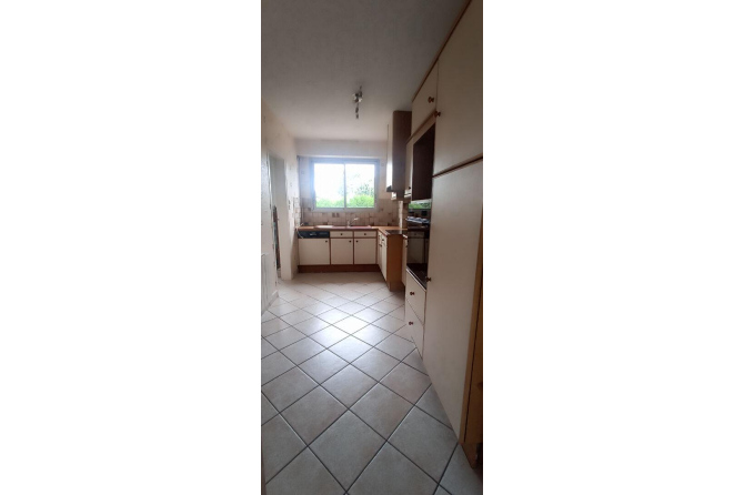 Apartment T4 left bank in Laval