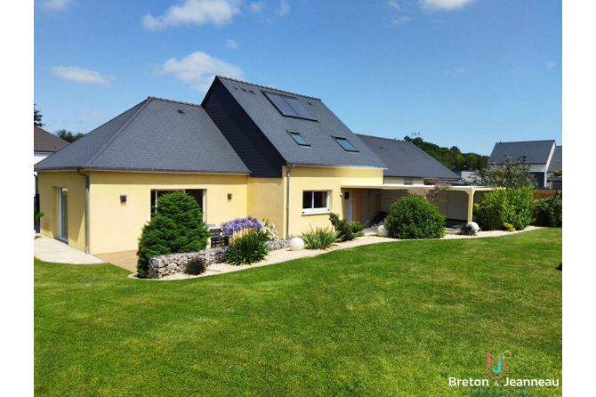 Recent pavilion in Mayenne