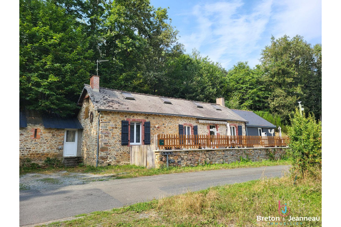 Maison sur 1 ha 17 à Saint Cénéré