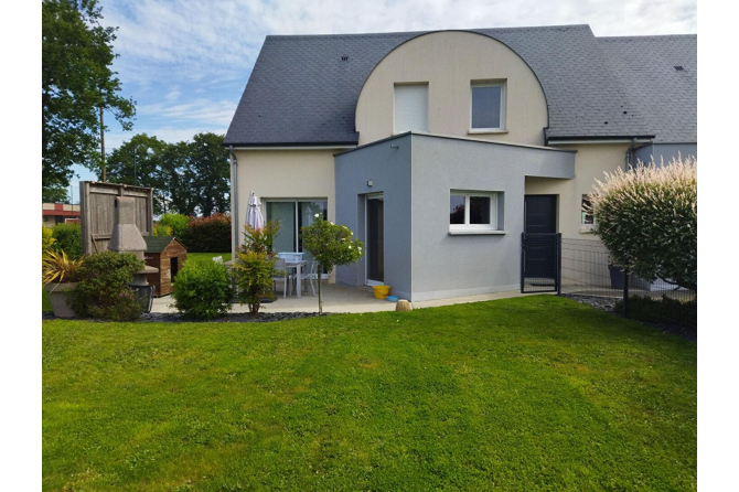 Recent pavilion near Mayenne