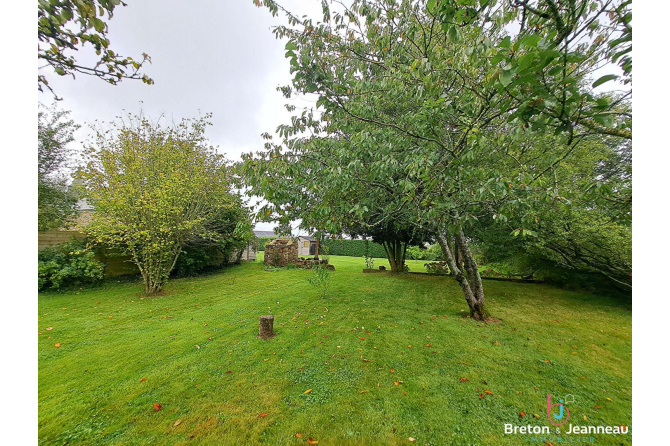 Stone house in Saint Hilaire du Maine