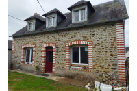 Stone farmhouse on the Mayenne/Villaines la Juhel axis