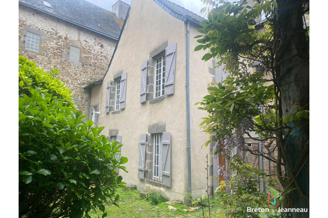 Character house in Mayenne