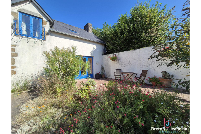 Superb Country House Near Bais