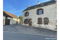 House in the center of Neuvillalais