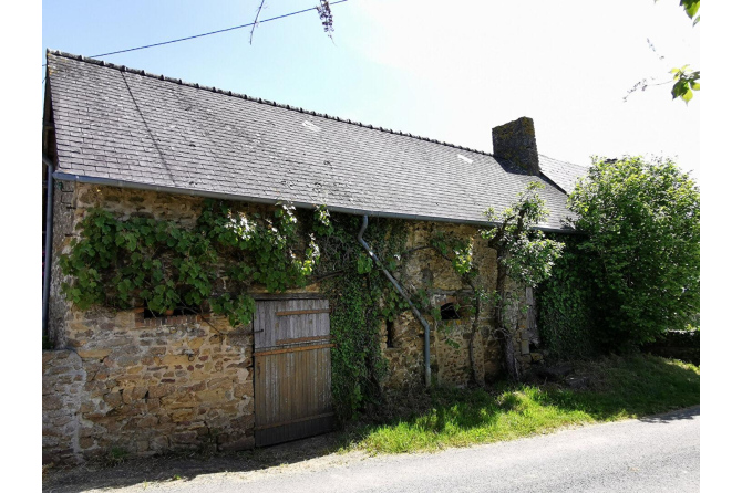 Maison avec deux logements à Bais