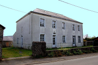 Former school in the Meslay du Maine sector