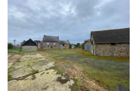 Maison  à rénover à Saint Chirstophe des Bois , dépendances, grand terrain