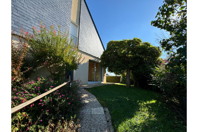 131 m² house in Laval