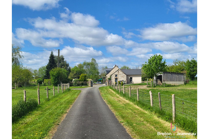 Property on 1ha 80 in Sainte Suzanne