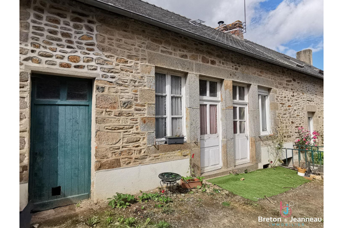 House in the Villaines la Juhel area