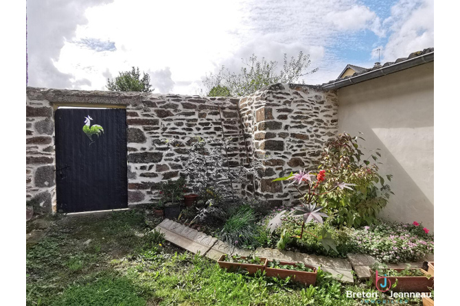 House in the Villaines la Juhel area