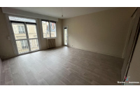 Apartment with balcony in the center of Laval