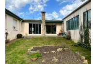 House with shed in Laval