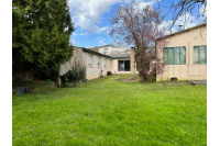 Maison avec hangar à Laval