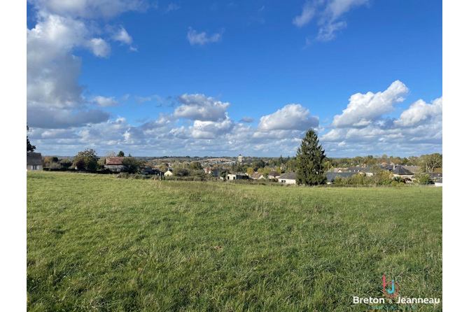 Terrain constructible viabilisé à Montsûrs