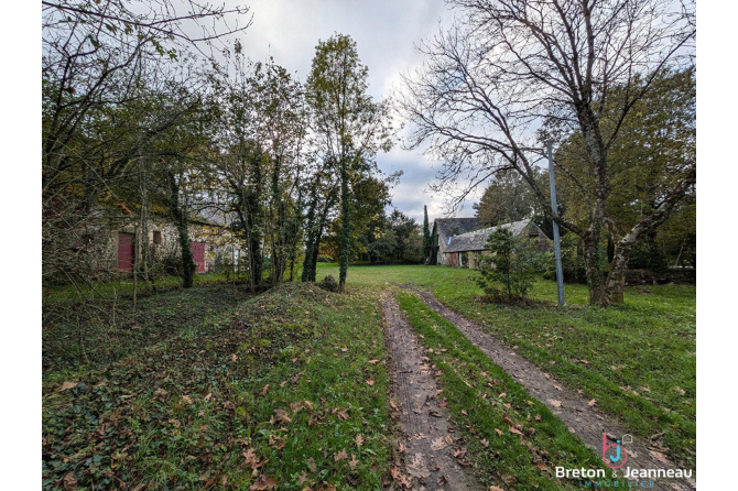 Maison sur 4ha 81 avec plan d'eau secteur Evron