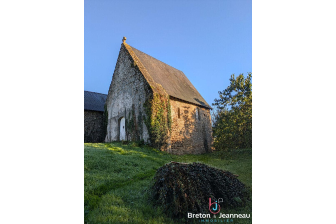 Maison sur 4ha 81 avec plan d'eau secteur Evron