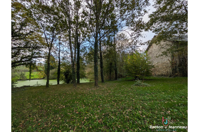 Maison sur 4ha 81 avec plan d'eau secteur Evron