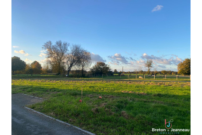 Terrain à bâtir de 1296 m² à Parigné