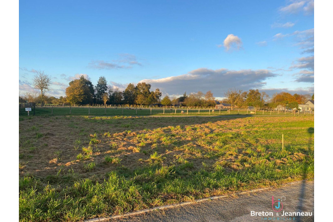 Terrain à bâtir de 1296 m² à Parigné