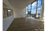 Duplex de 146 m² avec terrasse à Laval