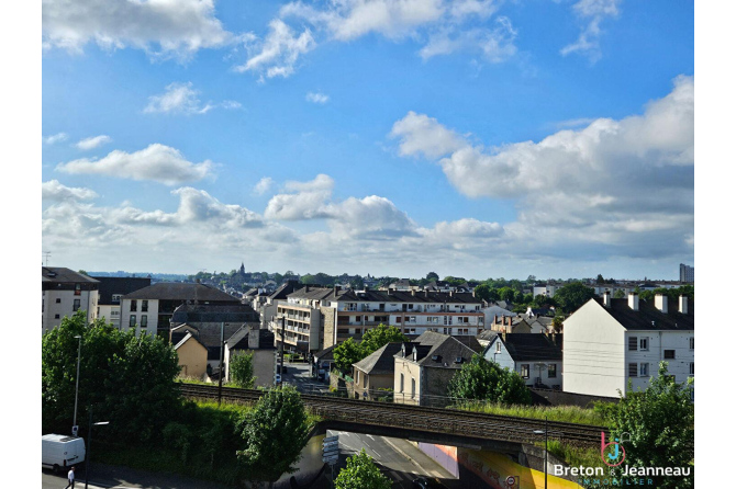 Duplex de 146 m² avec terrasse à Laval