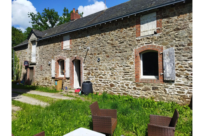 Farmhouse in the Mayenne area