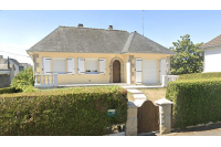 House near shops in Saint Berthevin